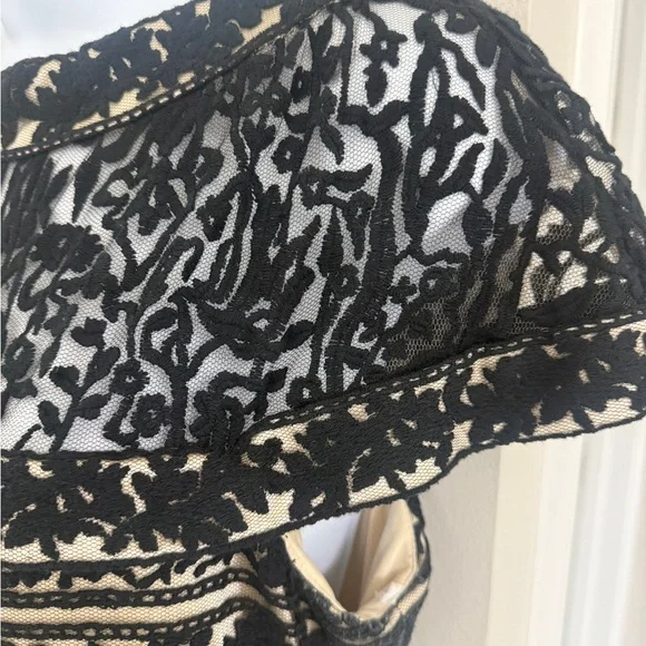 Jovani Black and Cream Lace Maxi Dress - Evening Gown - Size 10 - Picture 5 of 16